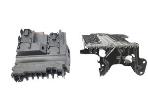 Nouvelle protection de <span class=keywords><strong>batterie</strong></span> 12V 9675350280 9675349880 pour <span class=keywords><strong>Peugeot</strong></span> 308S 408 4008 avec performances stables - Product Image 2