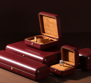 Caja de Joyería de Lujo - Caja para Collar de Diamantes y Piedras Preciosas Color Rojo Vino - Caja de Joyería de Cuero Europeo de Alta Gama - Hecho a Medida - Product Image 3