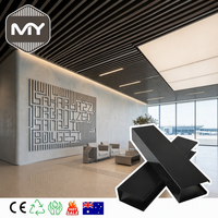 Panneau de plafond linéaire en aluminium noir personnalisé MEIYU en forme de croix pour la décoration des salons d'aéroport
