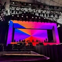 Écran LED d'affichage intérieur RAYBO à louer, panneau mural vidéo LED P2.97 pour la publicité dans les centres commerciaux, la scène de performance, la toile de fond