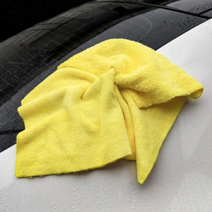 Serviette de lavage auto en microfibre 40x40cm jaune, haute absorption, pour le detailing automobile - Product Image 1