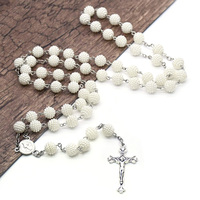 Nouveauté blanc 10mm perles en plastique perles Rose jésus croix Crucifix catholique chapelet collier de perles mariage prier bijoux