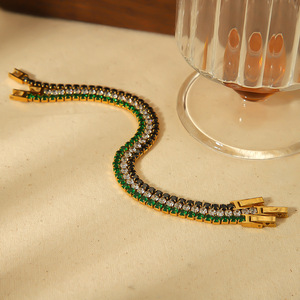 กำไลข้อมือแฟชั่นชุบทอง 18K ประดับเพทายสีเขียว ดำ ขาว ดีไซน์รูปตัวยู ของขวัญเครื่องประดับ TB5061 - Product Image 1