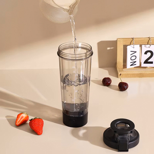 Bouteille shaker Tritan personnalisée de 500 ml avec agitation magnétique pour les shakes protéinés, le fitness et les sports - Product Image 3