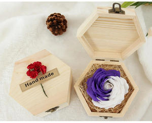 Petit maillon de chaîne personnalisé pin inachevé cadeaux de mariage faveurs mystère stockage organisateur hexagone boîte en bois avec couvercle à charnière - Product Image 5