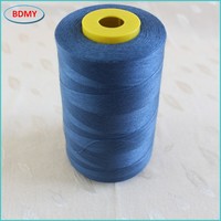 Benang Jahit Poliester 100% Berwarna Merah Muda dengan Tingkat Penyusutan Rendah Kelas 3A/2A untuk Penggunaan Pakaian dan Tekstil.