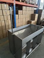 Nouvelle mangeoire pour porcs en acier inoxydable argenté avec un design double face épaissi pour les fermes porcines