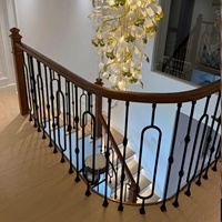 Rampe d'escalier en fer forgé pour hôtel, compatible avec verre trempé, antirouille, structure solide, durable, revêtement poudré, design moderne