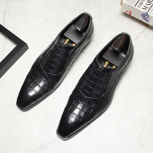 High-Quality Men's Engraved Oxford Shoes Genuine Leather Pointed <b>Toe</b> Design Ideal For Business Formal Wear - Product Image 6