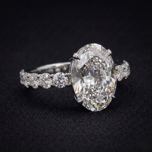 Anillo de platino con diamantes de diseñador para mujer, accesorio de joyería fina de alta gama para compromiso, boda y celebración - Product Image 2