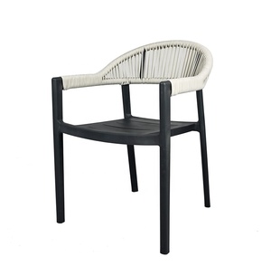 Offerta Speciale: Set Tavolo e Sedie da Esterno a Basso Prezzo, Sedie in Corda Intrecciata PE Rattan per Giardino, Sedie in Plastica per Ristorante - Product Image 4