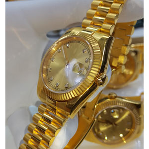 Montre sport mécanique unisexe plaquée or 24 carats, mouvement ETA, résistante à l'eau, finition argentée de luxe personnalisée - Product Image 4