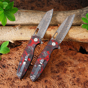 Coltello Pieghevole GT-T0044-<span class=keywords><strong>4</strong></span> in Acciaio Damasco VG-10 con Manico in Fibra di Carbonio e Chiusura a Bottone Tunafire - Product Image 2