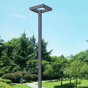 Lampadaire solaire LED pour jardin, 2700K, blanc chaud doux, corps en laiton, IP66, détecteur de mouvement, luminaire extérieur avec garantie de 10 ans et CRI 80 - Product Image 1