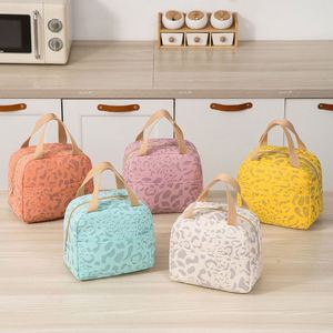 Bolsa de Almuerzo con Estampado de Leopardo, Bolsa Térmica Aislada para Mujer, Compacta para Oficina y Picnic - Product Image 1