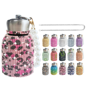 Copa de vientre aislada de acero inoxidable con cadena de perlas ostentosa para regalo de mujer botella de agua con purpurina de diamantes de imitación - Product Image 2