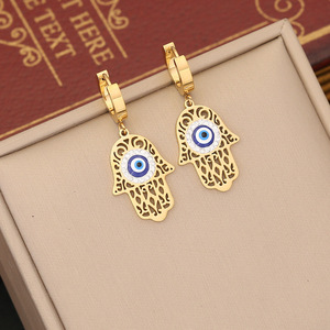 Ensemble de perles Fatima Hamsa en acier inoxydable plaqué or 18 carats avec mauvais œil bleu Pendentif <span class=keywords><strong>à</strong></span> la main Chaîne Collier Bracelet Boucles d'oreilles - Product Image 4