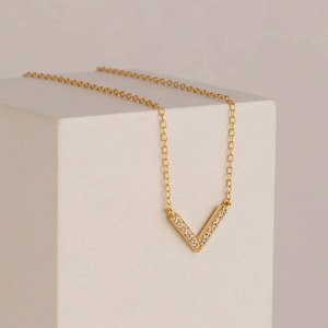 Collar de oro con circonitas en forma de V, diseño geométrico, cadena para clavícula, para mujer, uso diario, accesorio de regalo - Product Image 2