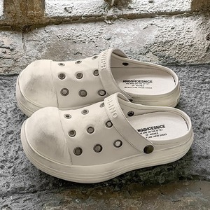 Zapatos de cuero genuino con orificios, unisex, estilo retro, perforados, transpirables, estilo casual, con suela gruesa y protección para los dedos. - Product Image 1