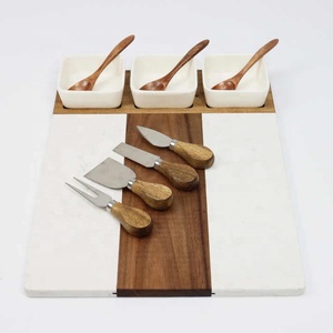 Set da 11 Pezzi per Tagliere in Marmo e Legno di Acacia, con 3 Ciotole, 3 Cucchiai e 4 Utensili per Tagliare - Product Image 3