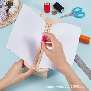 Outil de reliure de livres en bois, perforateur en bois massif pour la fabrication artisanale de carnets faits à la main - Product Image 2