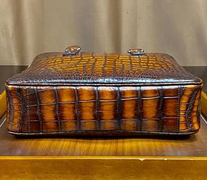 หนังจระเข้น้ำมันแท้ 100% กันน้ำ พกพาสะดวก แฟชั่นวินเทจ เปิดปิดง่าย หรูหรา นุ่มสบาย ความจุเยอะ สำหรับผู้หญิงและผู้ชาย - Product Image 5