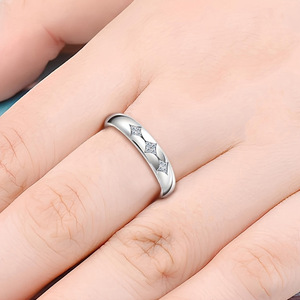 Anello Impilabile a Forma di Diamante con Zirconi per Donne, Elegante Gioiello da Dito alla Moda - Product Image 2