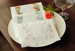 Serviettes de cocktail en lin Jasmine Charm – Serviettes de boisson réutilisables 100 % lin naturel, design élégant inspiré des arômes floraux - Product Image 2