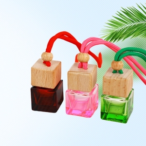Quadrato vuoto smerigliato chiaro nero rosso <span class=keywords><strong>rosa</strong></span> 8ml 10ml appeso diffusore di bottiglie di profumo per auto con tappo in legno - Product Image 3