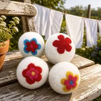 Boules de séchage en laine feutrées à la main à motif floral pour la lessive familiale, séchage en machine doux, lot de 4 boules feutrées pour la maison et le placard