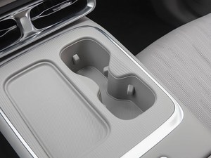 Leapmotor B01 2025 Édition Confort 430, Berline Compacte Purement Électrique Argent Galaxie, Autonomie 430 km (CLTC), Véhicule Électrique pour l'Exportation - Product Image 6