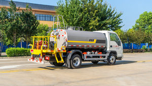 Véhicule de maintenance routière Foton Small Card Star 4500L Diesel avec pompe et moteur pour le nettoyage des surfaces routières, refroidissement par air, élimination de la poussière - Product Image 4