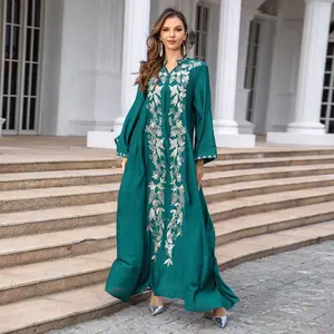 2056 쿠위 사용자 정의 색상 터키어 이슬람 가운 아바야 자수 드레스 그린 & 블루 겸손한 아바야 두바이 2024