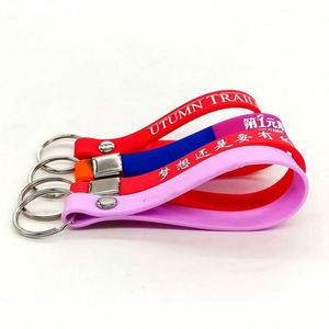 Pulsera Deportiva de Goma Personalizada de Alta Calidad, Colorida, con Llavero - Product Image 4