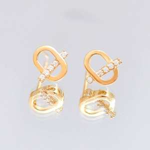 Pendientes de Moda con Letra Q para Mujer, Estilo Geométrico con Circonita, Acero Inoxidable, Chapado en Oro de 18K, Joyería Minimalista - Product Image 3