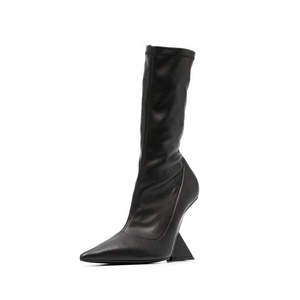 Bottes courtes à talons compensés pour femmes, avec empeigne extensible, bout pointu fantaisie et fermeture éclair latérale - Product Image 3