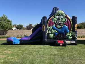 Inflable <span class=keywords><strong>de</strong></span> Aventura 2026: Castillo Hinchable con Tobogán y Zombis <span class=keywords><strong>de</strong></span> The Walking Dead para Alquilar - Product Image 6