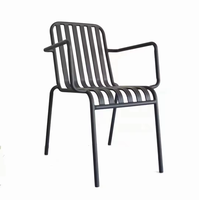 Fauteuil en métal empilable d'intérieur moderne chaise de salle à manger colorée pour maison appartement salle de bain panneau en MDF pour usage extérieur