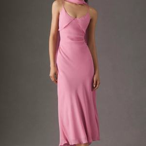 เดรสยาวลายดอกไม้สไตล์ลำลอง แต่งลูกไม้ปัก ขนเฟอร์เทียม ระบายอากาศได้ดี เหมาะสำหรับฤดูร้อน พร้อมดีเทลผ้าพันคอที่ช่วงเอว - Product Image 2