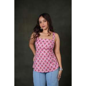 Kurti court à col carré à imprimé floral jaune Isha, vêtement ethnique élégant pour femmes, parfait pour l'été, décontracté, fête, fête, séchage rapide - Product Image 5