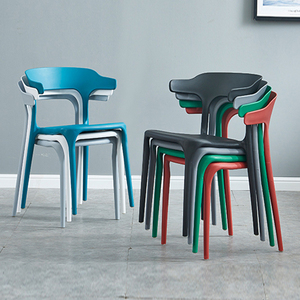 Silla <span class=keywords><strong>de</strong></span> cocina nórdica clásica, silla <span class=keywords><strong>de</strong></span> plástico moderna para restaurante para el hogar, Bar, apartamento, parque, <span class=keywords><strong>precio</strong></span> apilable y barato a la venta - Product Image 6