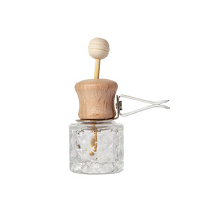8ml tutup kayu mewah <span class=keywords><strong>Mini</strong></span> kaca gantung penyegar udara minyak esensial botol <span class=keywords><strong>Diffuser</strong></span> parfum mobil - Product Image 1