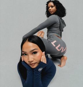 Completo Sportivo Autunno/<span class=keywords><strong>Inverno</strong></span> per <span class=keywords><strong>Donna</strong></span>, Top Corto e Leggings Aderenti con Logo Personalizzato, Alta Elasticità, OEM - Product Image 3