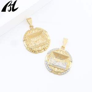 قلادة C-785 منحوتة بدقة على شكل مادونا وزخارف قوطية، ترمز للضوء الإلهي والنقاء، هدية للإيمان المسيحي الكاثوليكي - Product Image 3