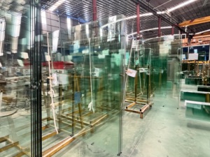 Vidrio Templado Transparente y Tintado de 3mm/4mm/5mm/6mm/8mm/10mm/12mm con Certificados CE/<span class=keywords><strong>CCC</strong></span>/ISO, Ecológico, para Hospitales, Baños y Energía Solar - Product Image 1