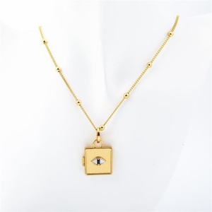 สร้อยคอจี้รูปตาแบบล็อคสี่เหลี่ยมขายส่งสำหรับผู้หญิง - Product Image 1