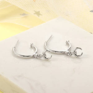 Boucles d'oreilles en forme de fer à cheval mignonnes en or 18 carats avec initiale U en zircon cubique en laiton pour dropshipping, petites boucles d'oreilles, cadeau de bijoux - Product Image 4