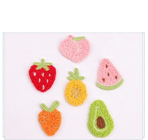 Parches de chenilla de frutas al por mayor, insignias termoadhesivas de fresa y aguacate, bonitos bordados de toalla para ropa y accesorios - Product Image 3