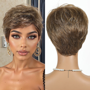 <span class=keywords><strong>Parrucca</strong></span> Sintetica Corta Pixie Bob Marrone con Frangia, Naturale e Stratificata, Adatta sia per Uomini che per Donne - Product Image 1
