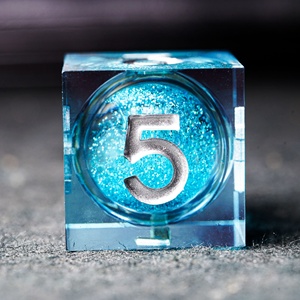 Convient pour les donjons et les dragons <span class=keywords><strong>RPG</strong></span> Sharps Edge Dice Blue Liquid DND Resin Dice - Product Image 4